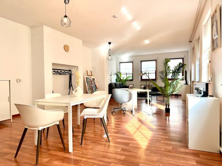 Stylisches Loft-apartment In Der Stadtmitte - Paul - Apartment *
